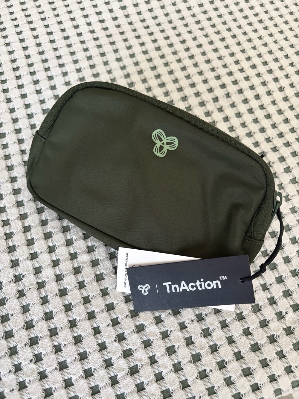 Aritzia TnAction On-The-Way Exposed Mini Bag